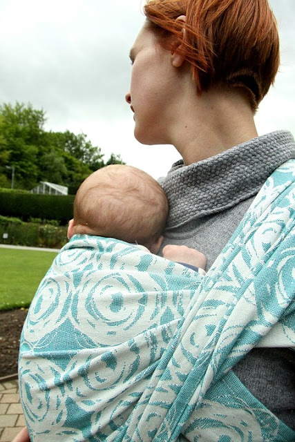 Babywearing 