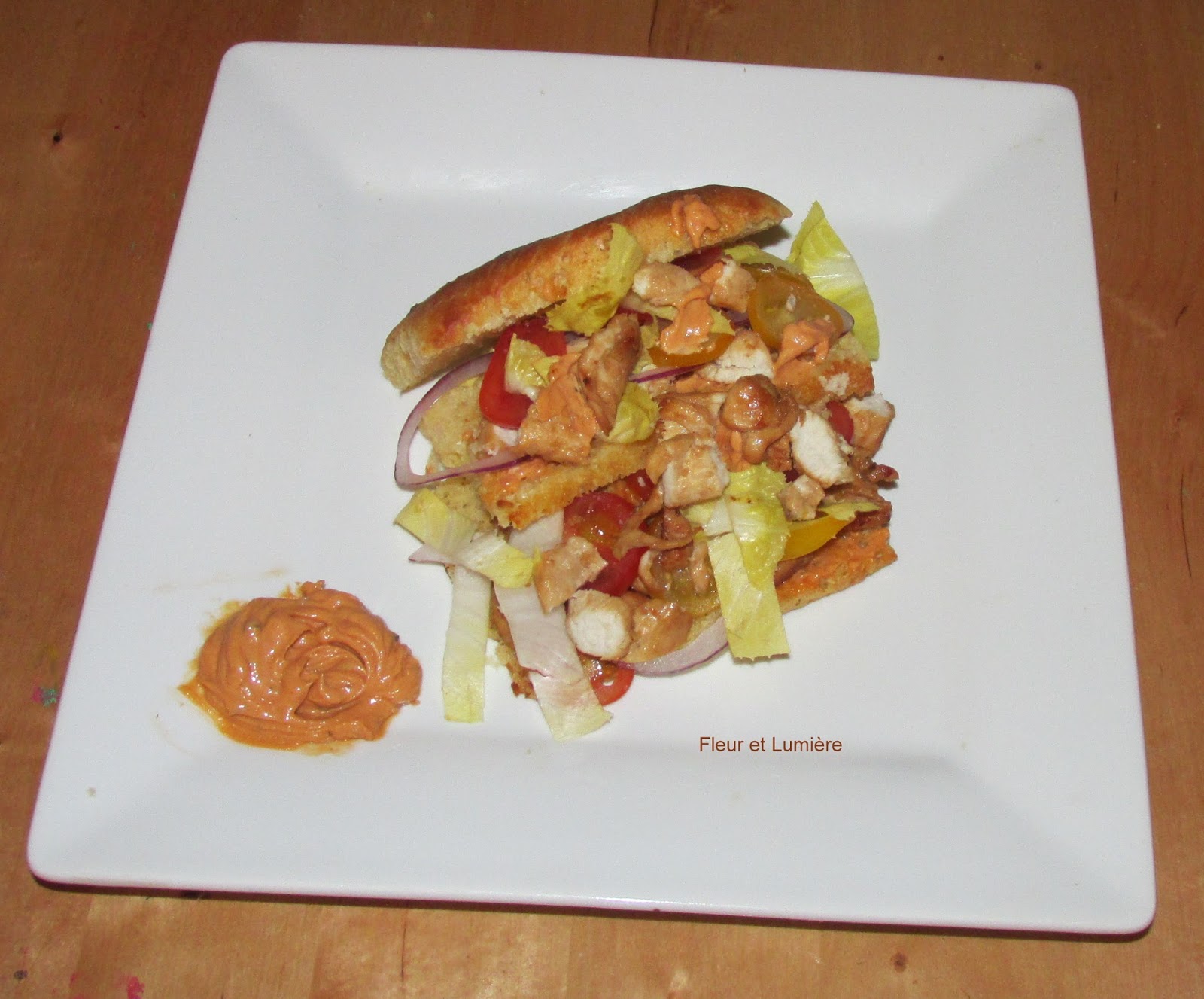 Fleur et Lumière "Kebab" maison Brioche, dinde, tomates, endive et