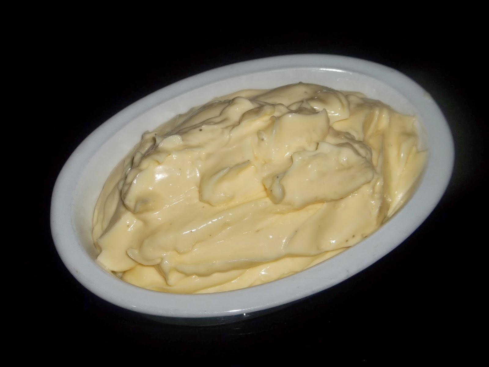 .. salsa aioli con il bimby oppure maionese all'aglio ...