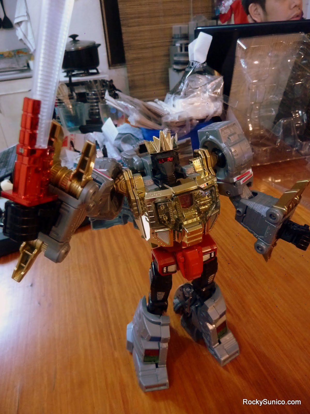 The Geeky Guide to Nearly Everything [Transformers] Hasbro Masterpiece