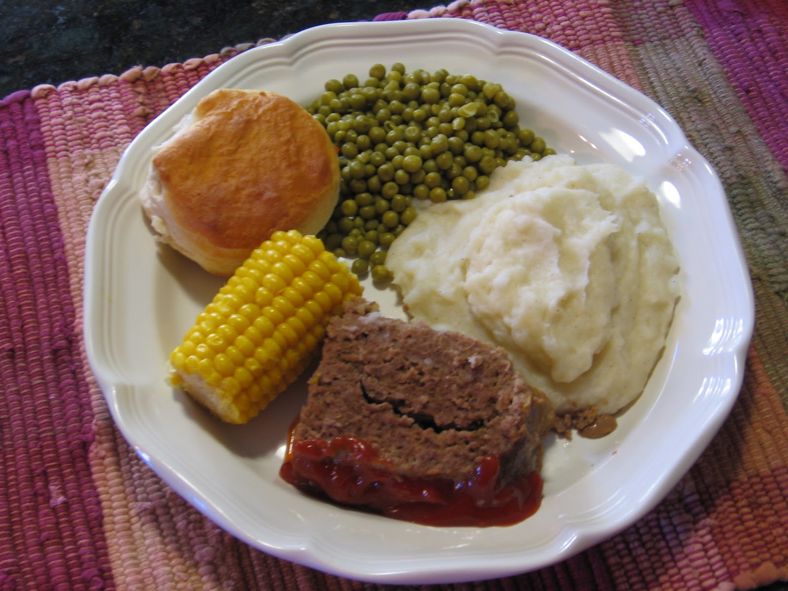 Mom's Best Nest: Crockpot Meatloaf: Quick & easy to prepare!