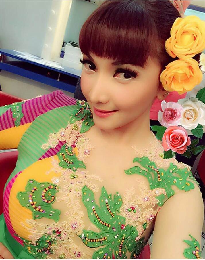 Biodata Roro Fitria Lengkap dengan Foto Terbaru - Kamus Profil