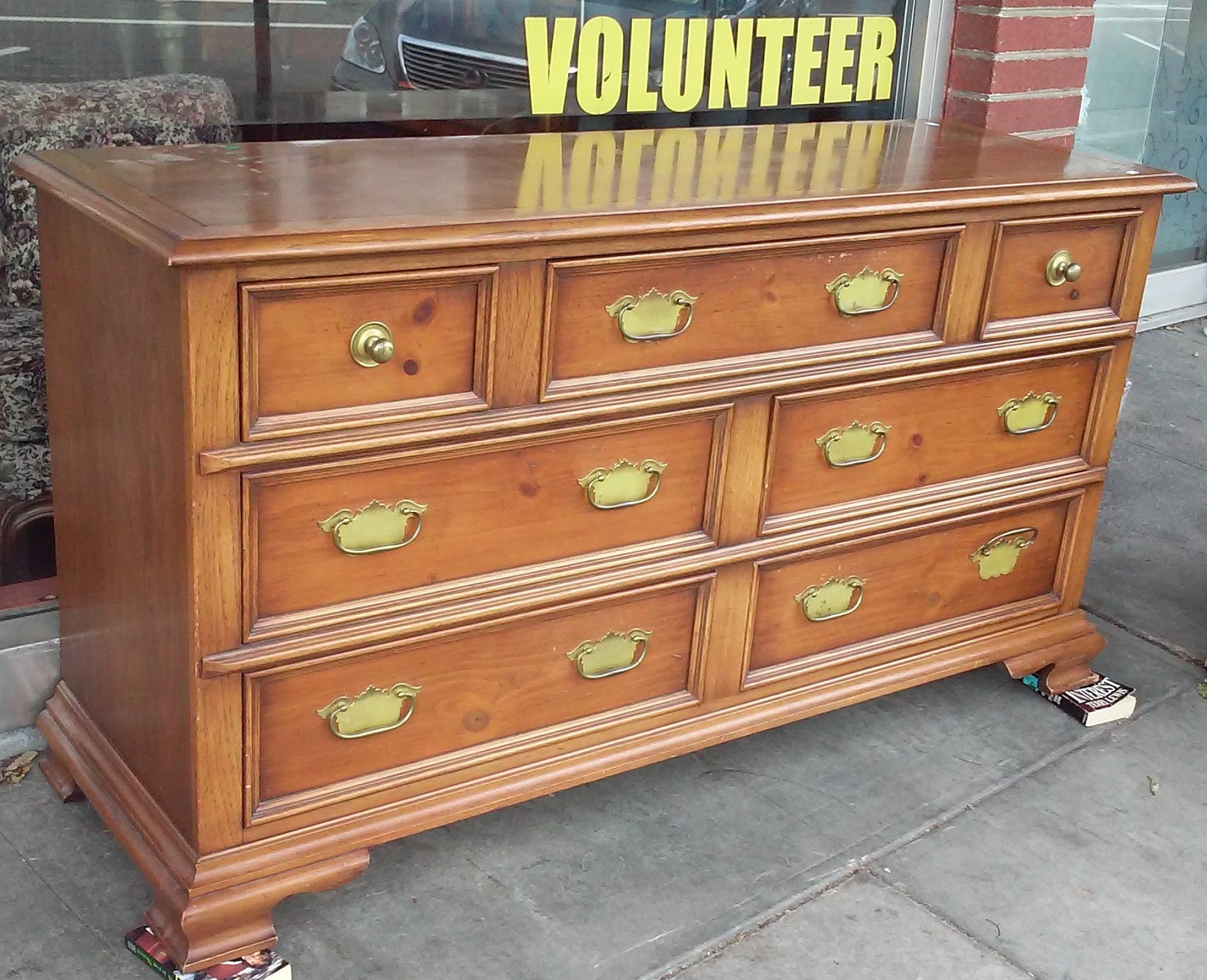 Uhuru Furniture Collectibles Sold 14298 Drexel Knotty Pine 62