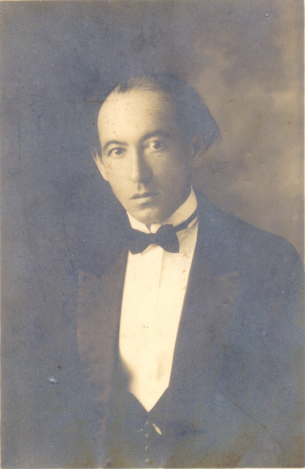 jose gonzalez EL POETA PRIMITIVO HERRERA EN HONDURAS,