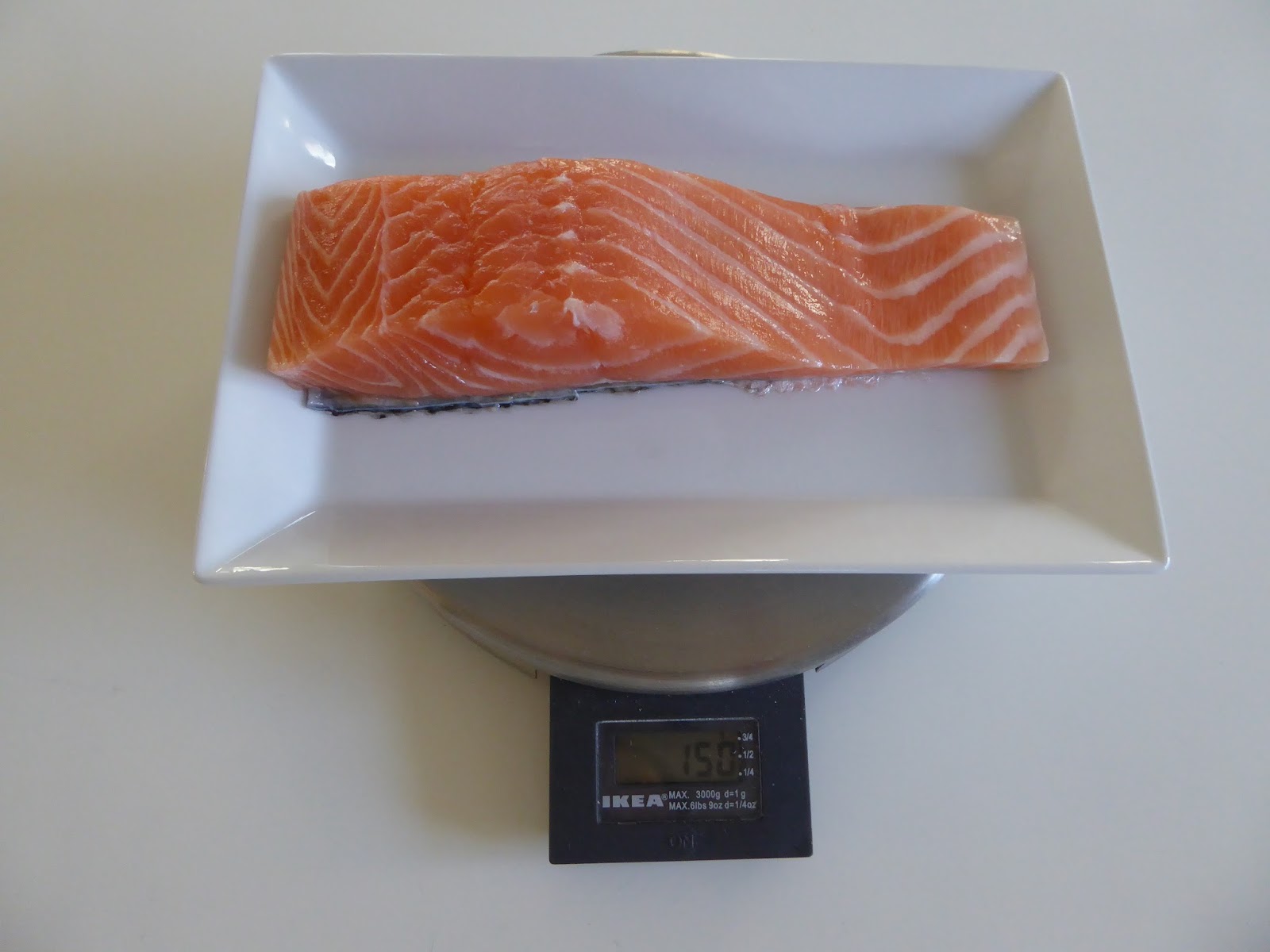 Family FECS Selenium 1 Piece Salmon (145g) A Day