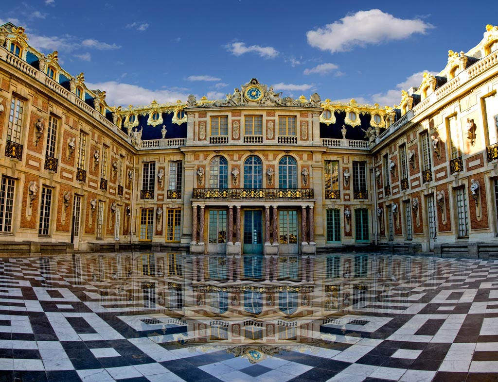 Chateau de Versailles by Louis Le Vau, Hardouin-Mansart, Robert de