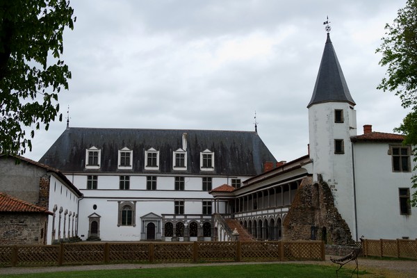 loire forez batie urfé château Saint-Étienne-le-Molard