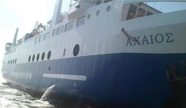 Πλοίο προσέκρουσε στο λιμάνι στο Αγκίστρι – Πέντε επιβάτες τραυματίες