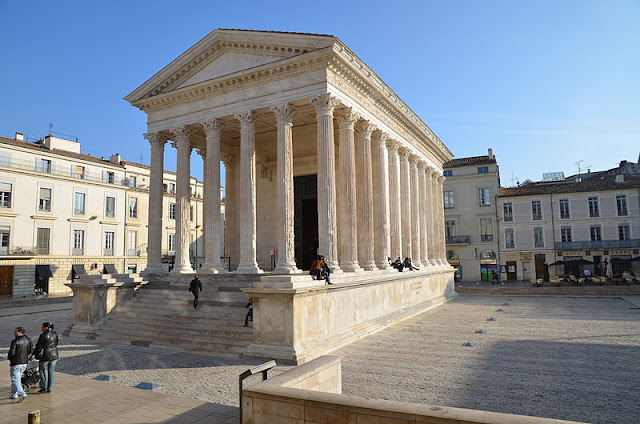 Maison carrée