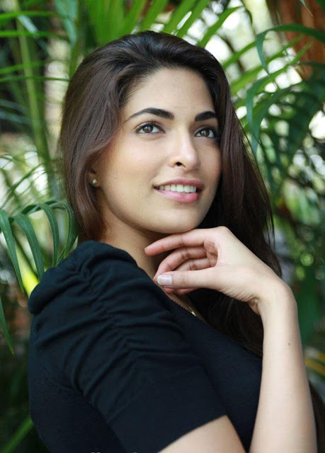 Most Beautiful Girls In The World Tamil Actress Parvathy Omanakuttan
