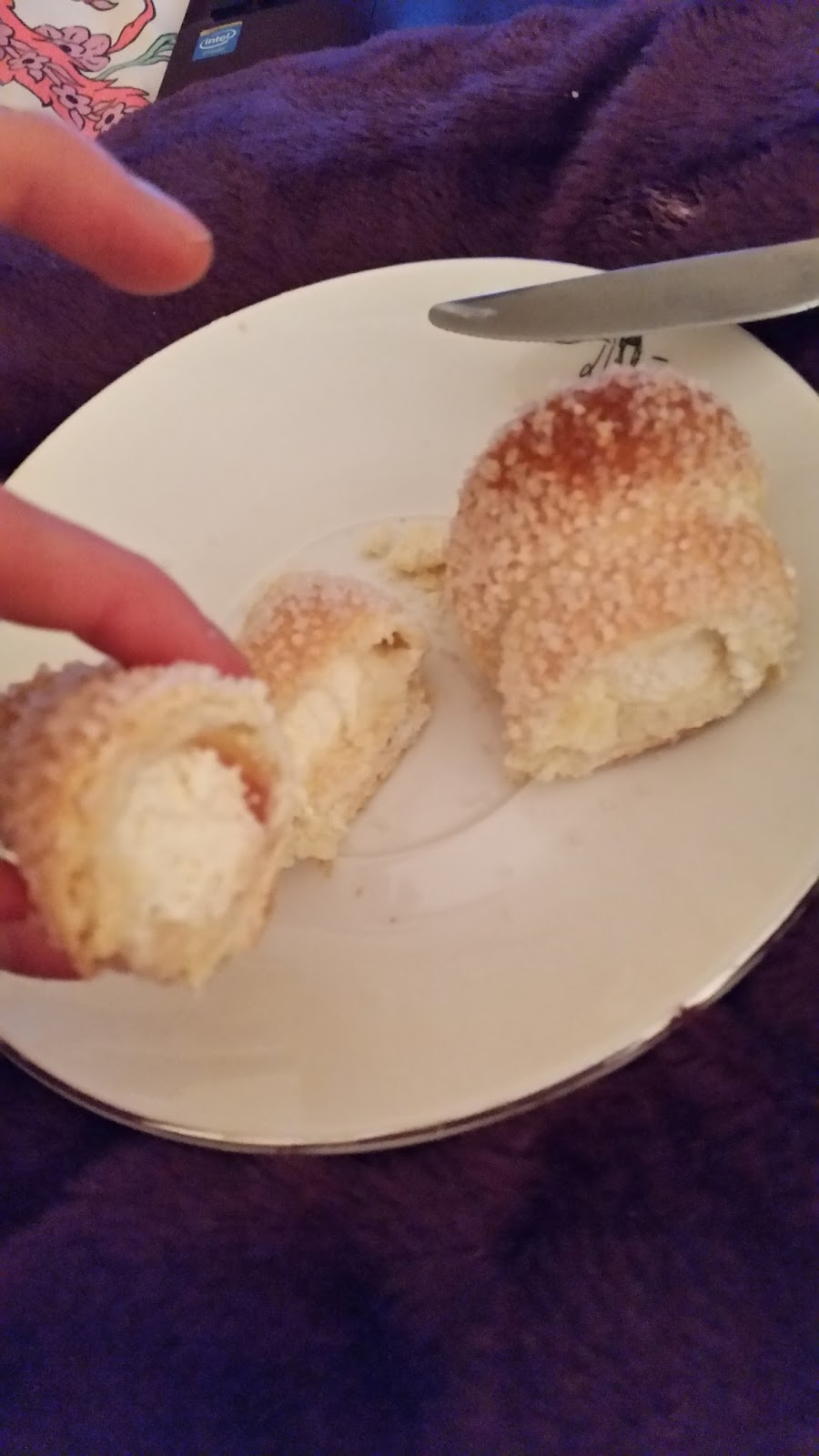 Trust Me Treats Sainsbury's Cream & Strawberry Jam Horn review