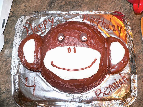 Fun Birthday Cakes without Food Coloring monkey | pambarnhill.com 
