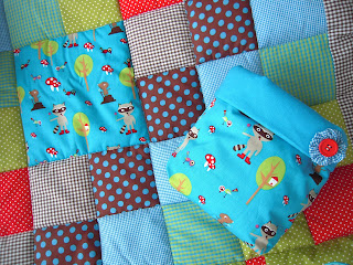 d'Inge: Patchwork-Babydecke Waschbär