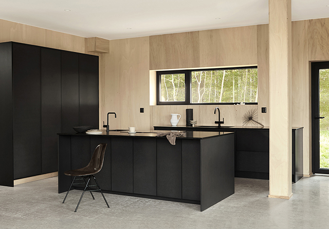 Black Kitchen by Nordiska Kök in the home of Artist Emma Bernhard