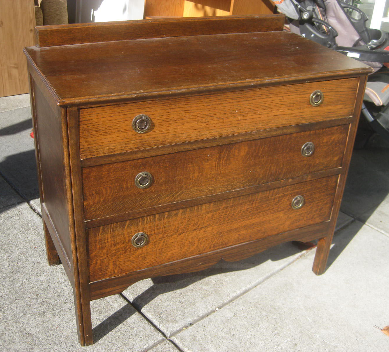 UHURU FURNITURE & COLLECTIBLES SOLD Dark Oak Dresser 95
