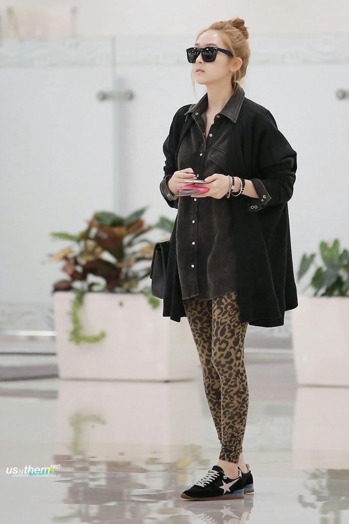 SNSD-Jessica-airport-fashion-April-6-4.j