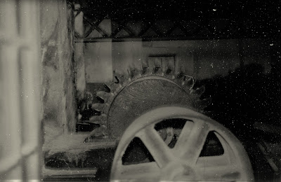rueda pelton fabrica clot del moro asland abandono tren cement cemento