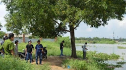 Phát hiện thi thể em bé bị mất nội tạng và giác mạc mắt, trôi trên sông