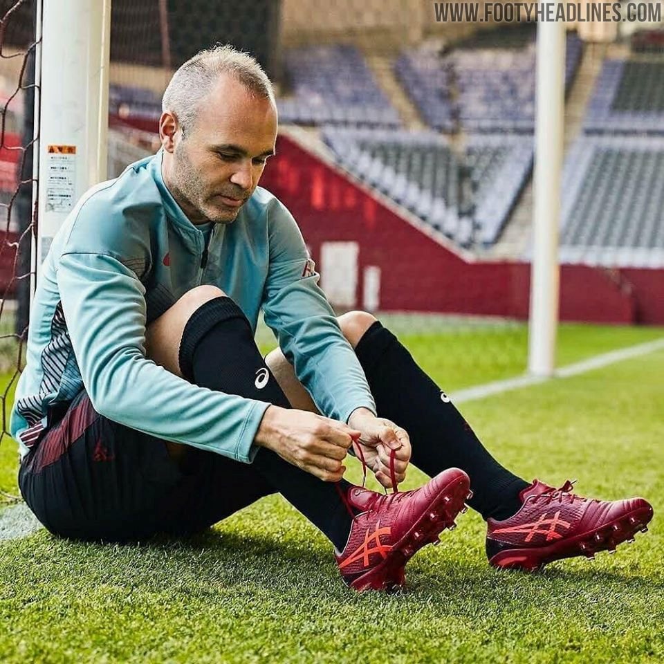 asics iniesta boots