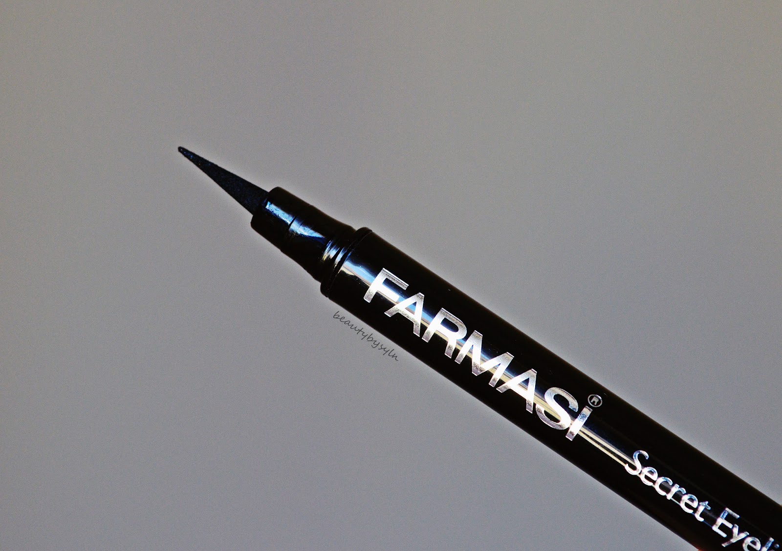 Beautybysyln Makyaj ve Kozmetik Blogu Farmasi Secret Eyeliner Pen
