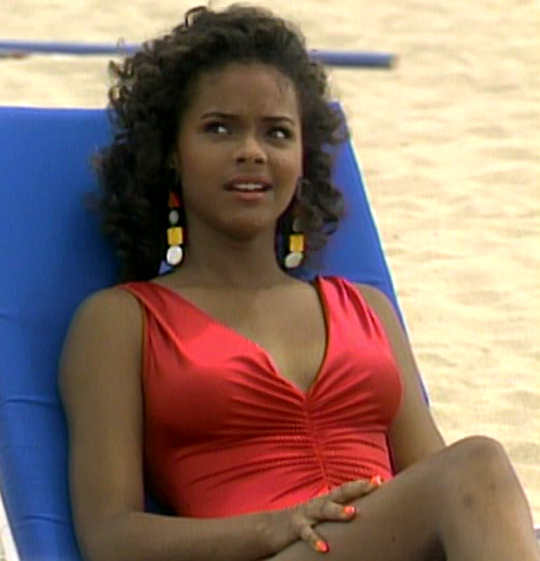 Fashion Icon Files: Lisa Turtle from "Saved By the Bell" 
