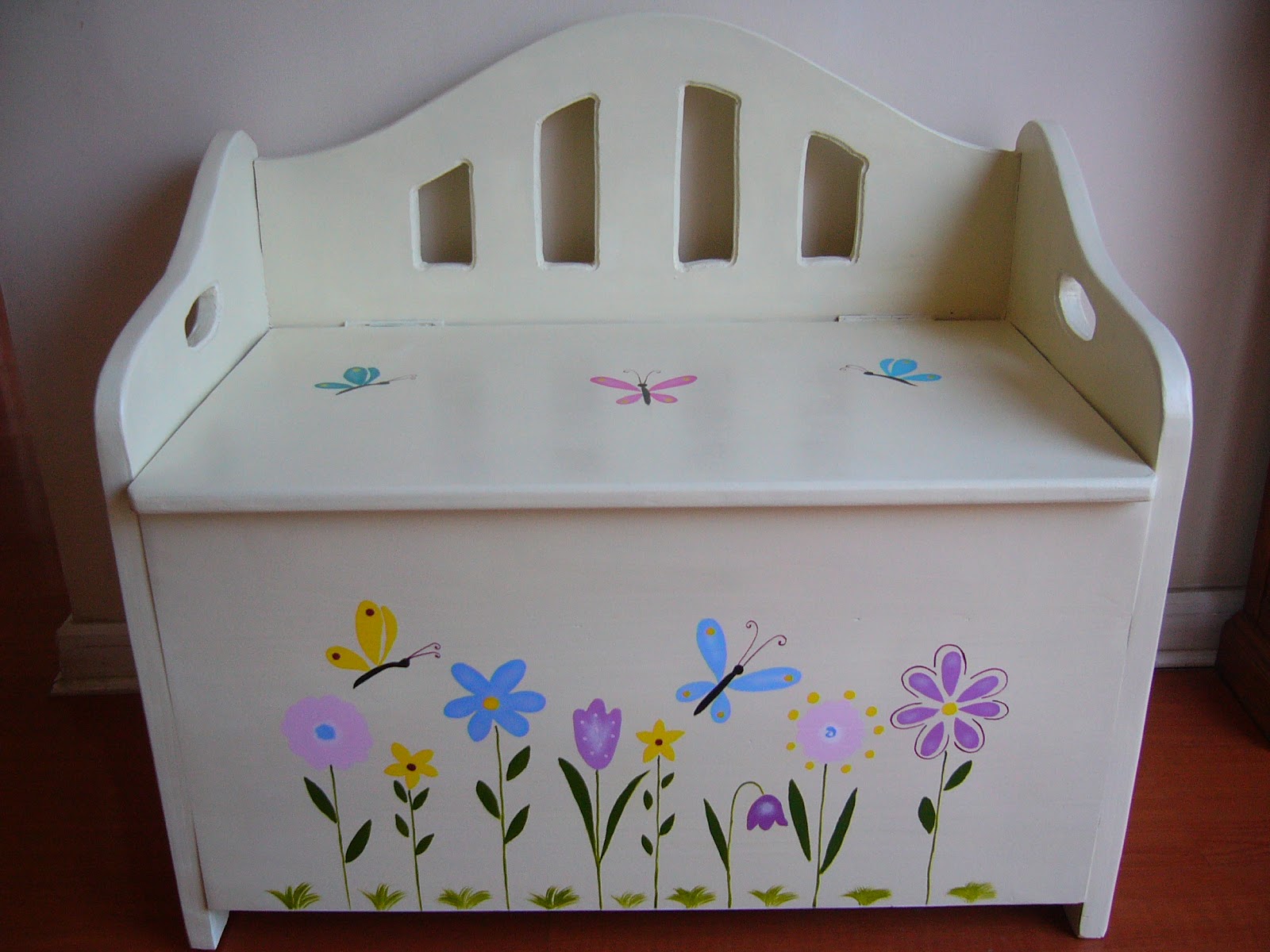 Muebles infantiles, decoración para niños, juguetes, tejidos