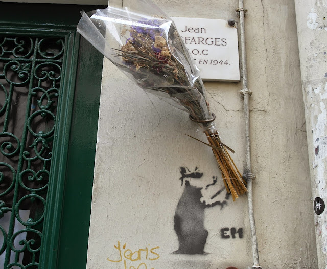 Paris street art graffiti rat EM