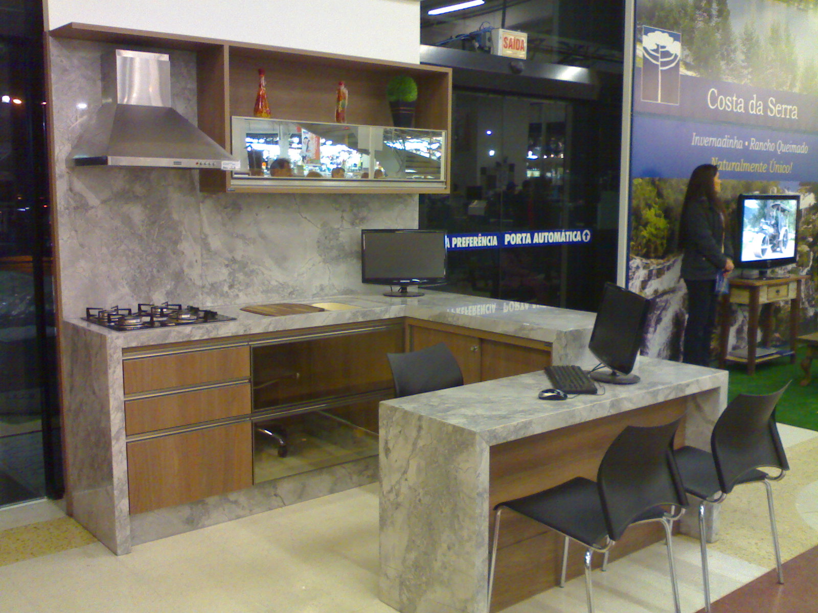 Raphael Augustus Design Stand J Móveis Cassol Center Lar