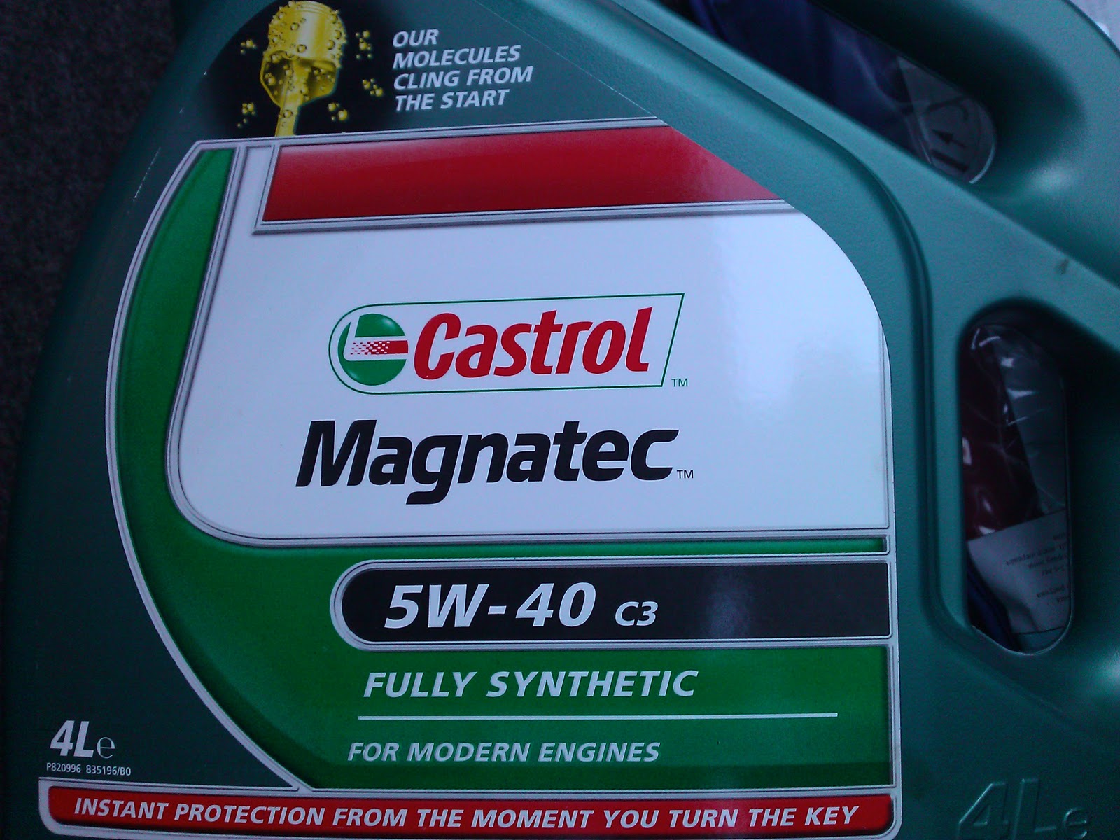 Какое масло лучше заливать в альфу. Castrol Magnatec 5w40. Тойота Ярис версо 2001 1.5 масло. Масло для Витц 1.3. Castrol Magnatec реклама.