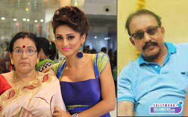 Mimi Chakrabort Xx - Mimi Chakraborty Biography, Husband, Son, Daughter, Father, Mother,  Brother, Sister, Family Photos