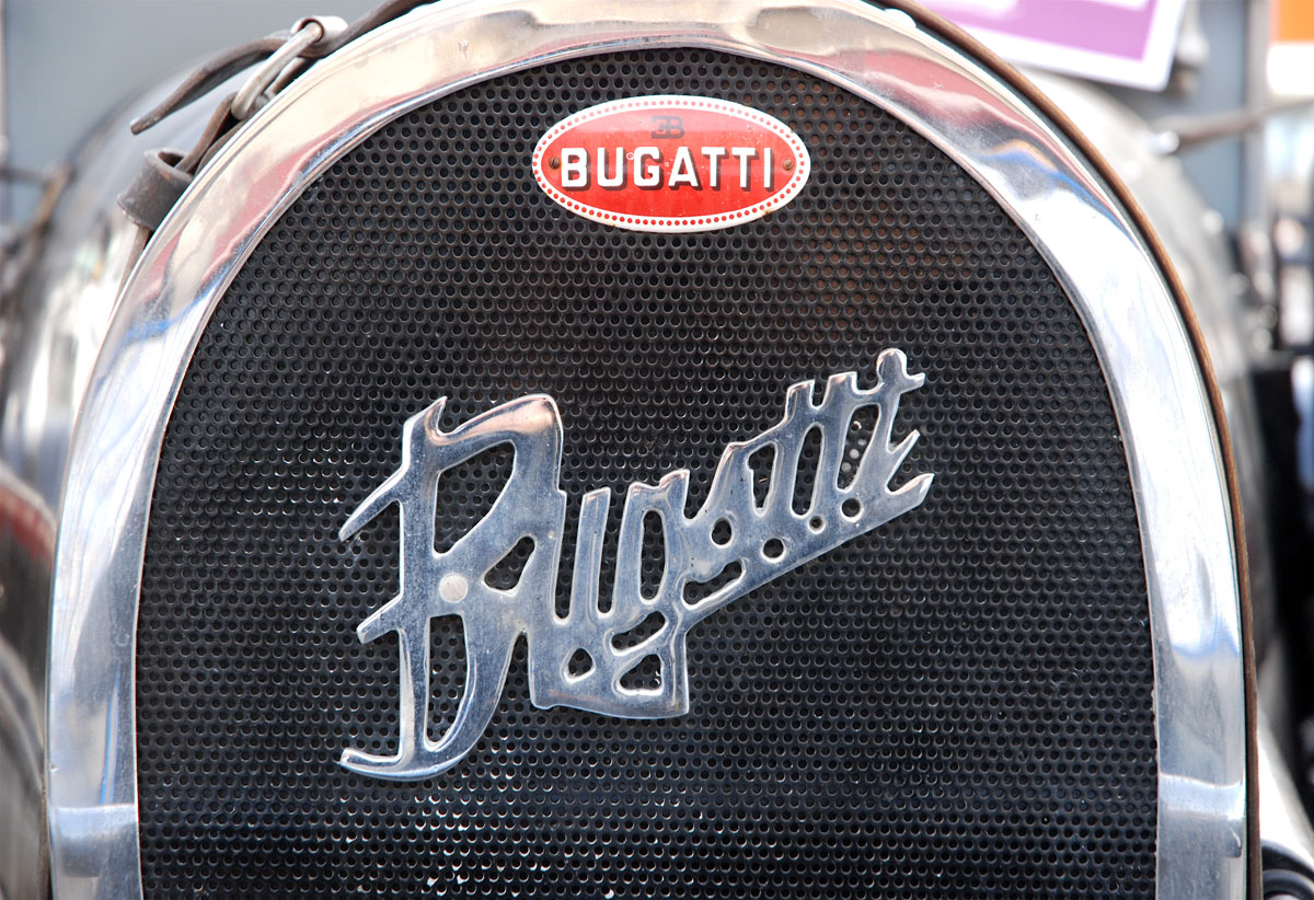 bugatti logo