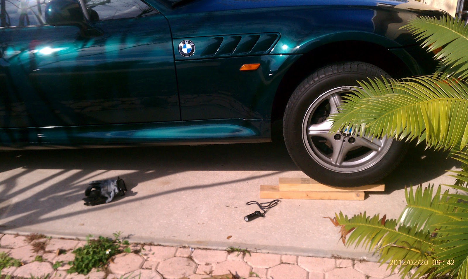 Check Engine Light on a 1996 BMW Z3 - PART 2 - O2 Sensor replacement (P1186)