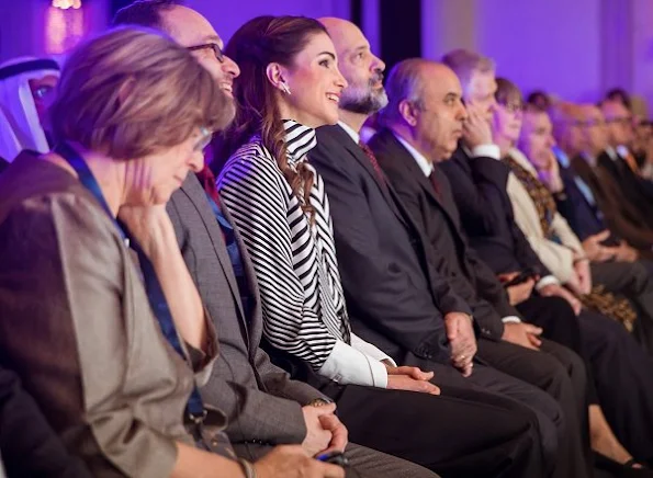 Queen Rania Urges Educators to Teach Values of Peace and Co-existence at Teacher Skills Forum