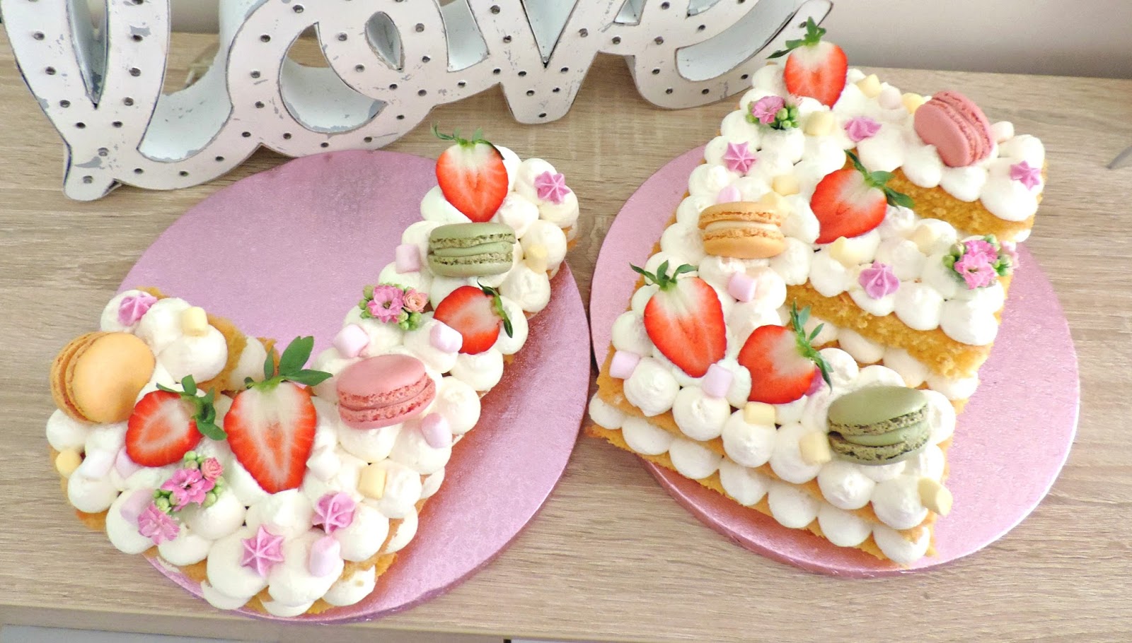 Tartas D Nata Decoradas Con Fresas Tartas D Nata Decoradas Con Fresas
