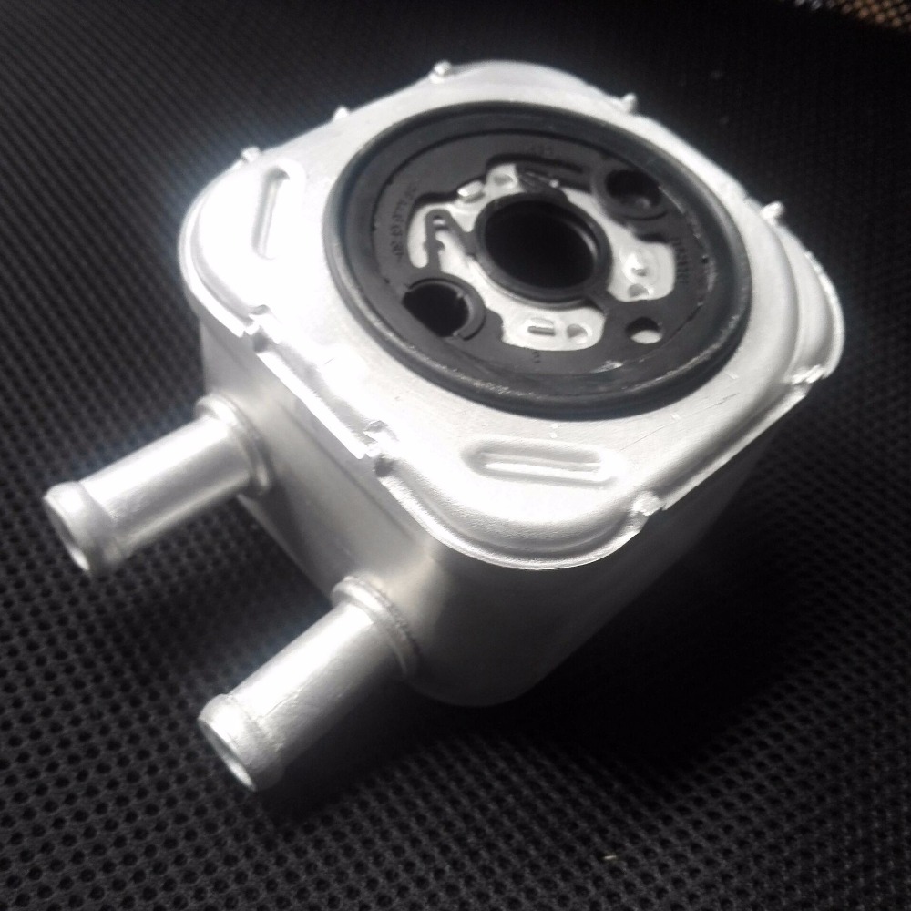 Typuautopart VW Golf R32 2004 Passat 200008 Engine Oil Cooler