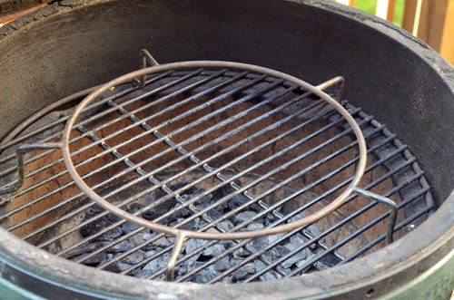 how to raised grid big green egg, raised direct BGE, kamado grill technique, grill dome technique