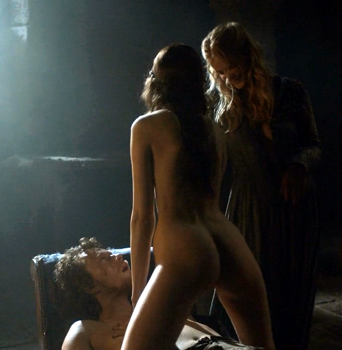 First time nude princesses Charlotte Hope andStephanie Blacker in Game of T...