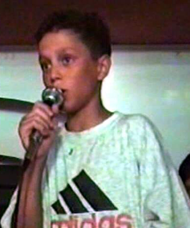 Bu ünlü kim? Bu ünlü kim?