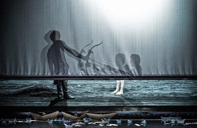 "Antoniusz i Kleopatra" Teatr im. Stefana Jaracza w Łodzi Scena rozpoczynająca przedstawienie "Antoniusz i Kleopatra"