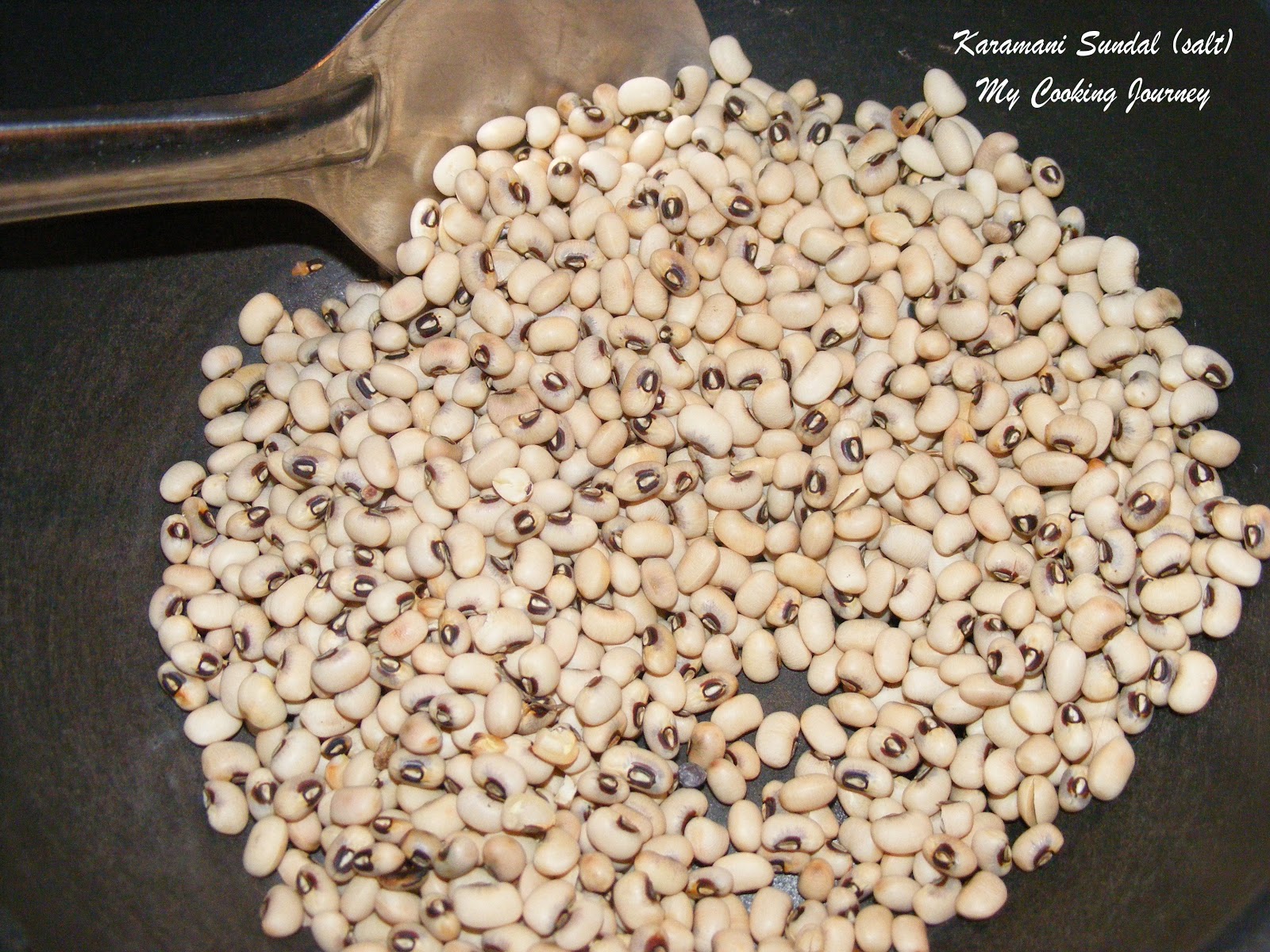 Karamani Sundal (salt version) /Black eye beans/Cowpeas cooked with