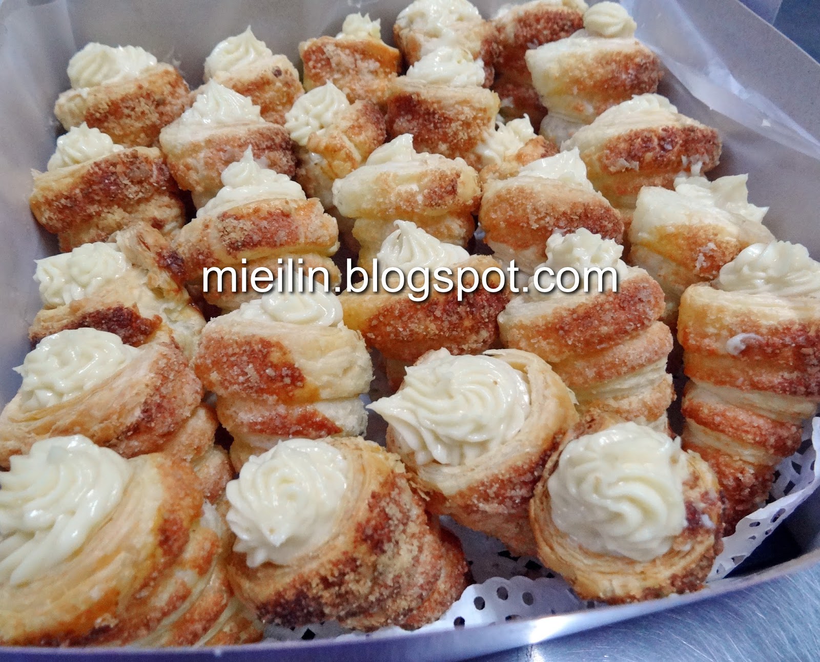 From MieIlin's Kitchen... Cream Horn