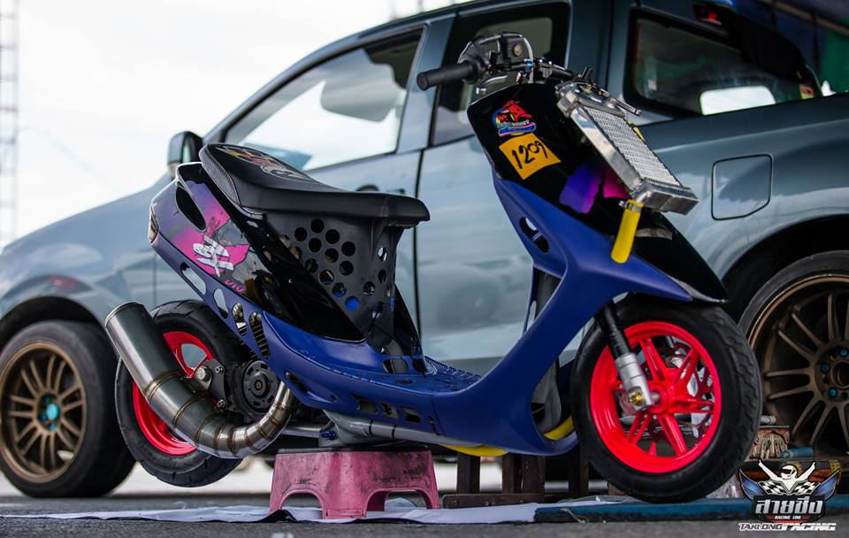 2 stroke scooters: Honda Dio 2 ZX