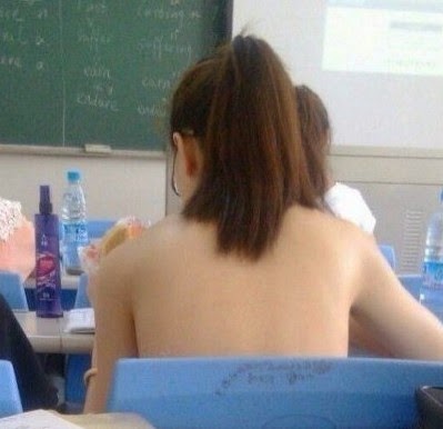 報告老師，前面的女同學一直害我分心，無法上課