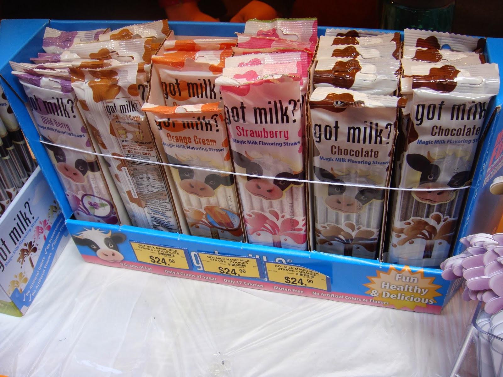 Supersupergirl's Food Reviews got milk? Magic straws