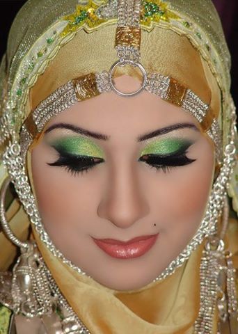 Beauty-Girls-in-Abaya