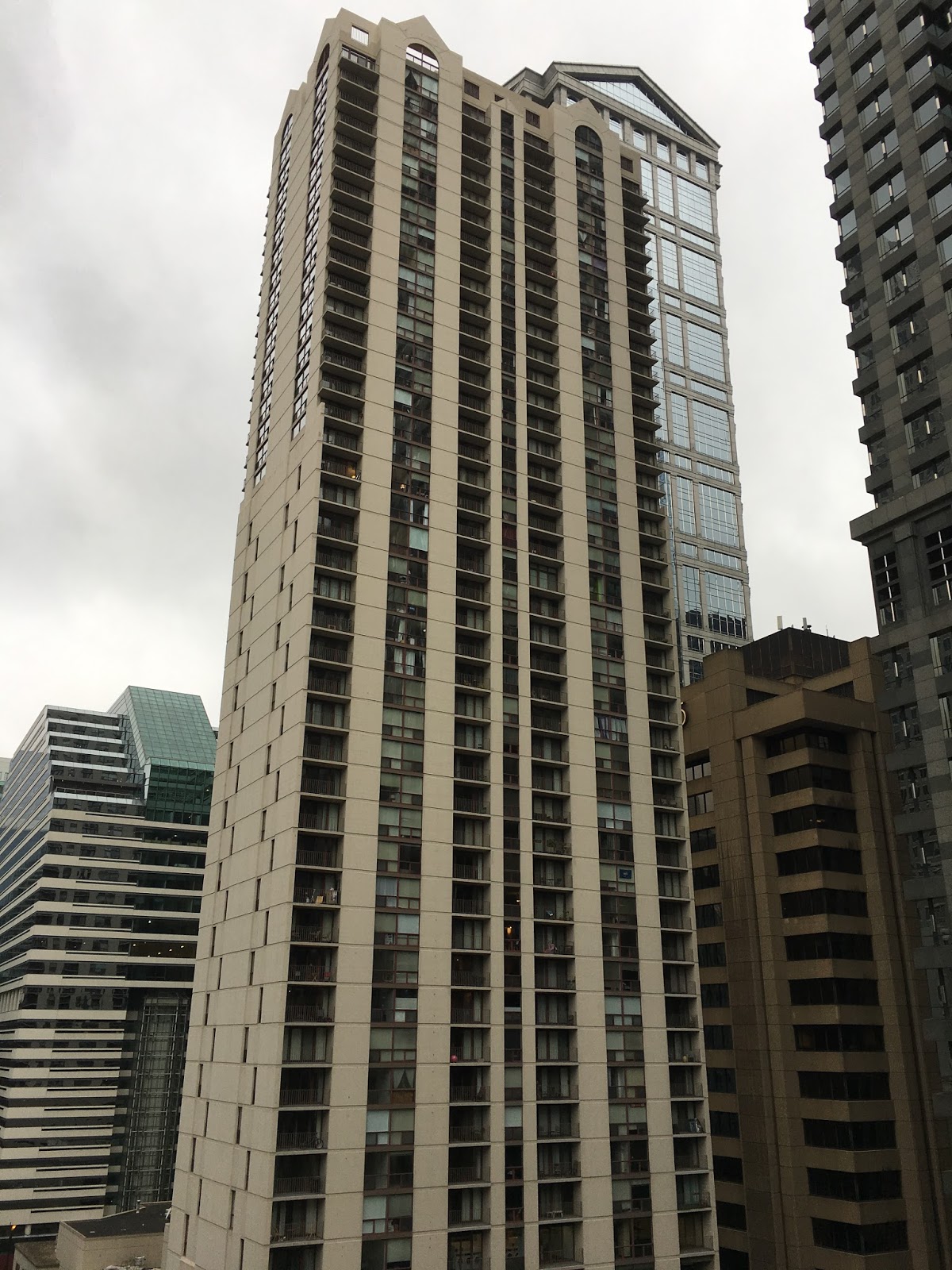 The Chicago Real Estate Local Condo sales at 200 N Dearborn... the heart of downtown!