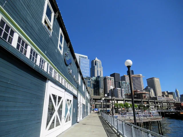 Seattle on a Sunny Day - Stroll the waterfront piers