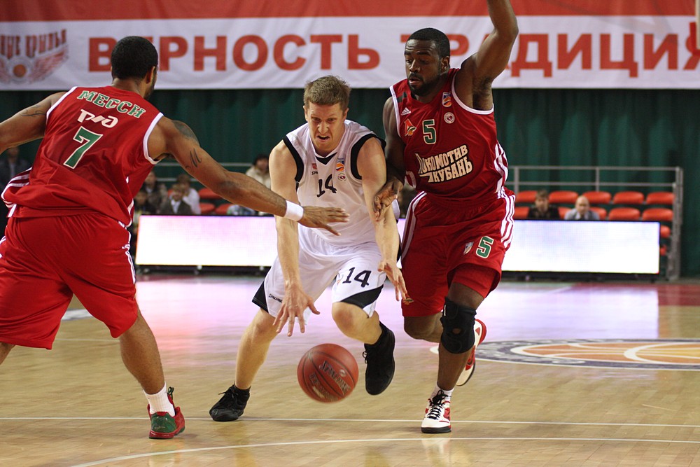 локомотив-кубань баскетбол 2022. локомотив самара баскетбол. баскетбол россия. бк локо баскет. айзея риз парма.