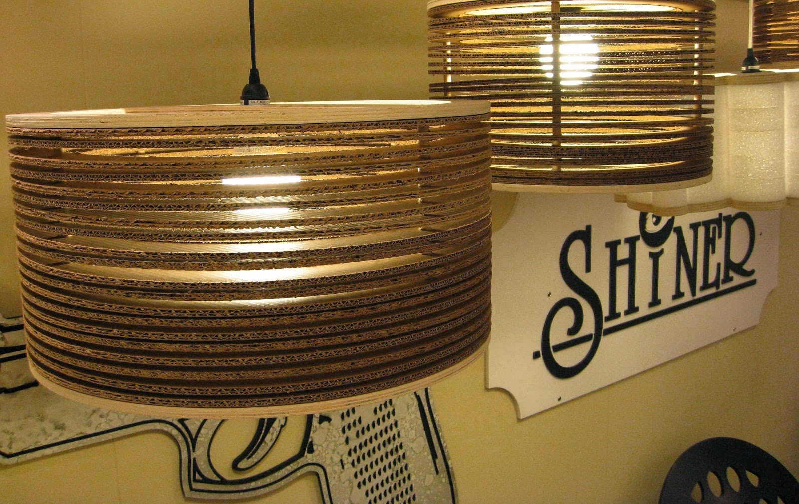 How to Recycle 19 Amazing Corrugated Cardboard Ceiling Lamps