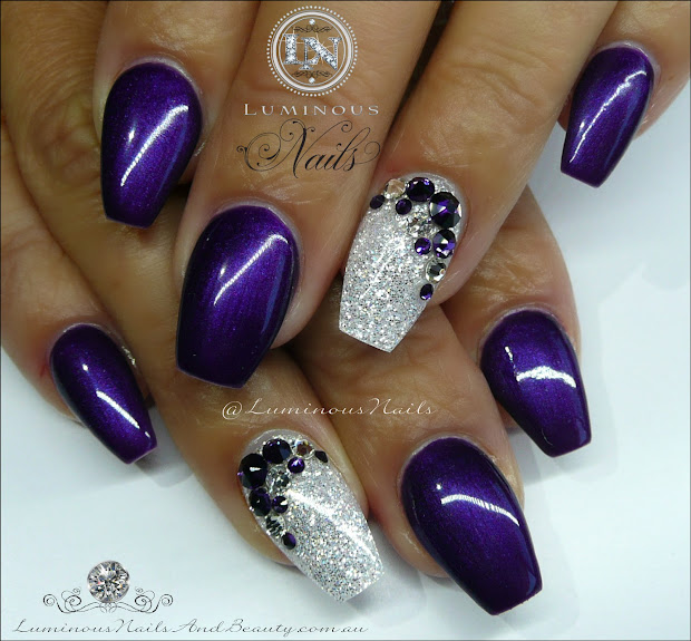 luminous nails purple & white